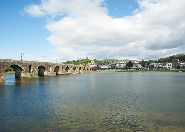 Casas Decá&delá Ponte de Lima